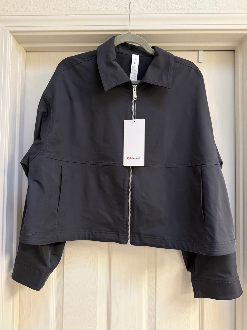 lululemon Women’s Twill Colored Jacket Black size large NWT